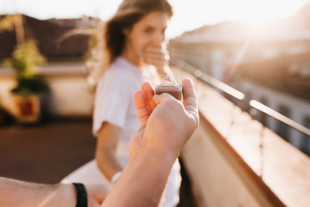 Fast Track Love Is 6 Months or Less Long Enough to Plan a Wedding